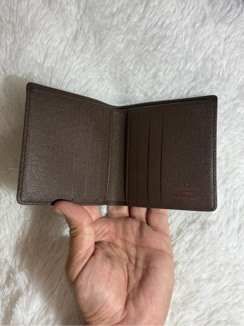 Louis Vuitton Men’s Damier Ebene leather bifold wallet. (Mint condition ) - Picture 9 of 13